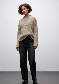 A303560 featheryarn jacquard