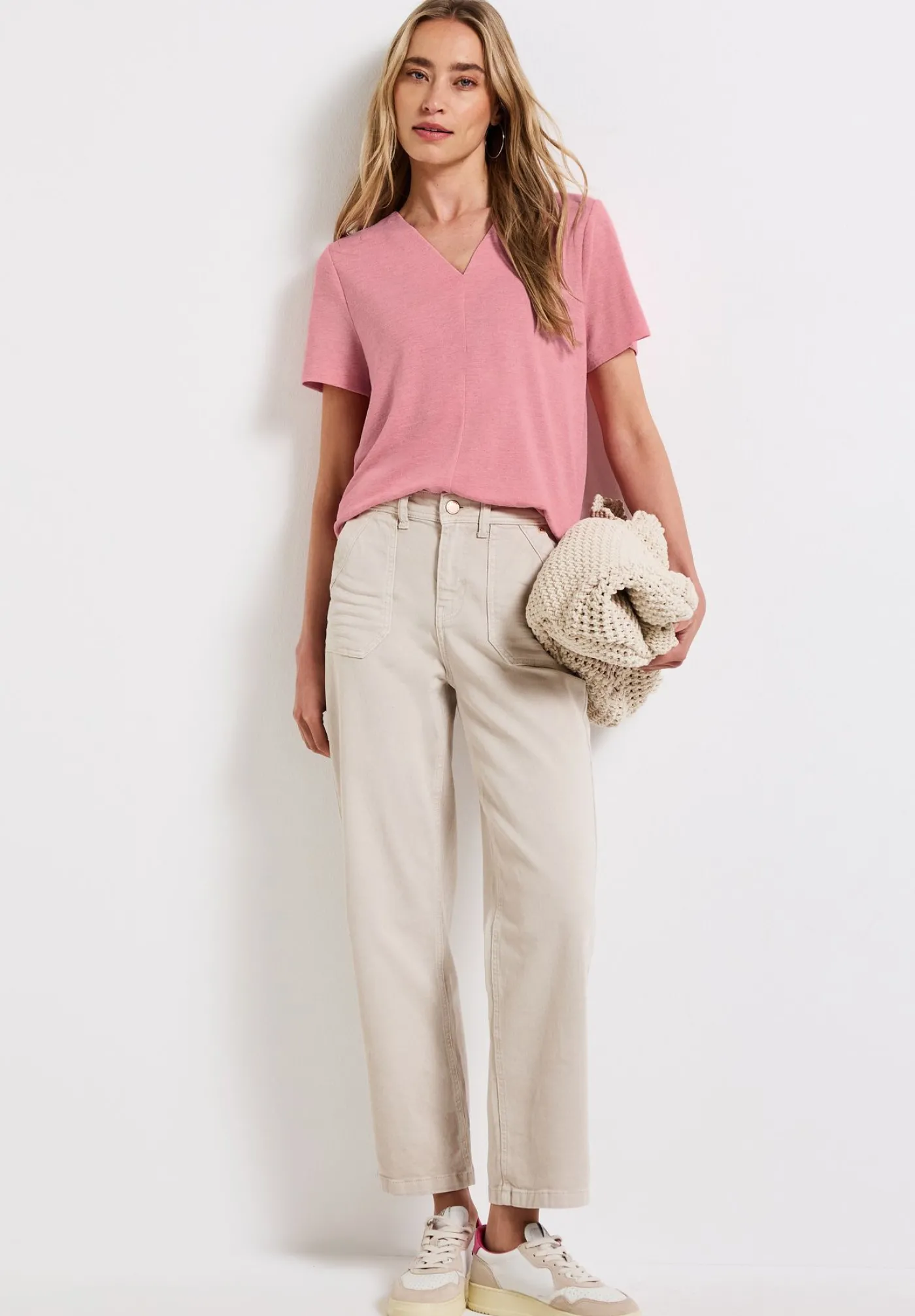 A323335 linen look v-neck shirt