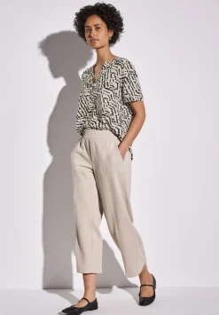 A345627 LTD QR Splitneck blouse w t