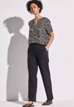 A345627 LTD QR Splitneck blouse w t