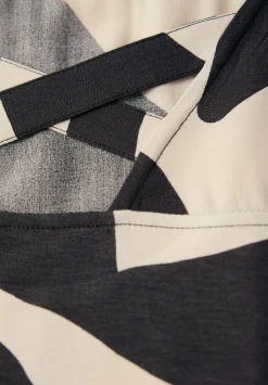 A323352 printed shirt w.crossed str