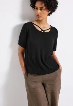 A345730 Shirtblouse w strap details