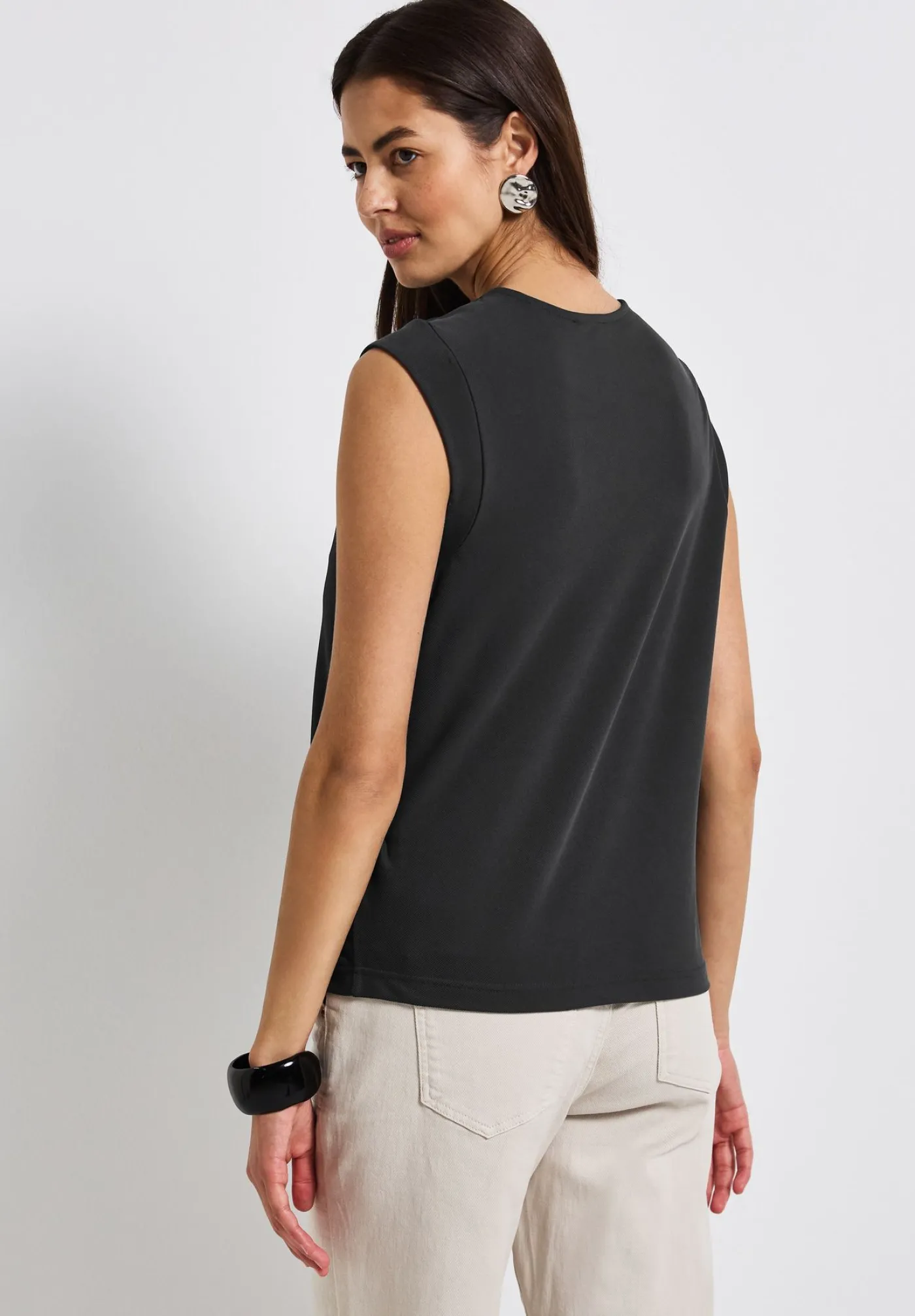 A323329 silk look structure v-neck