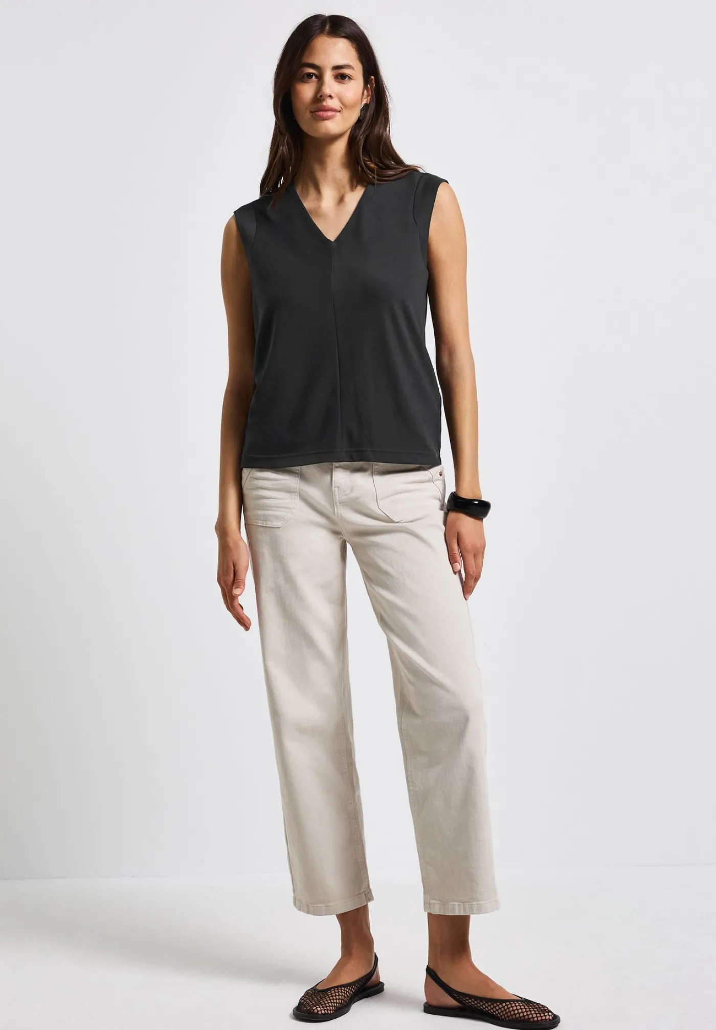 A323329 silk look structure v-neck