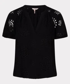 Blouse allover embroidery