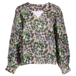 Blouse flowers