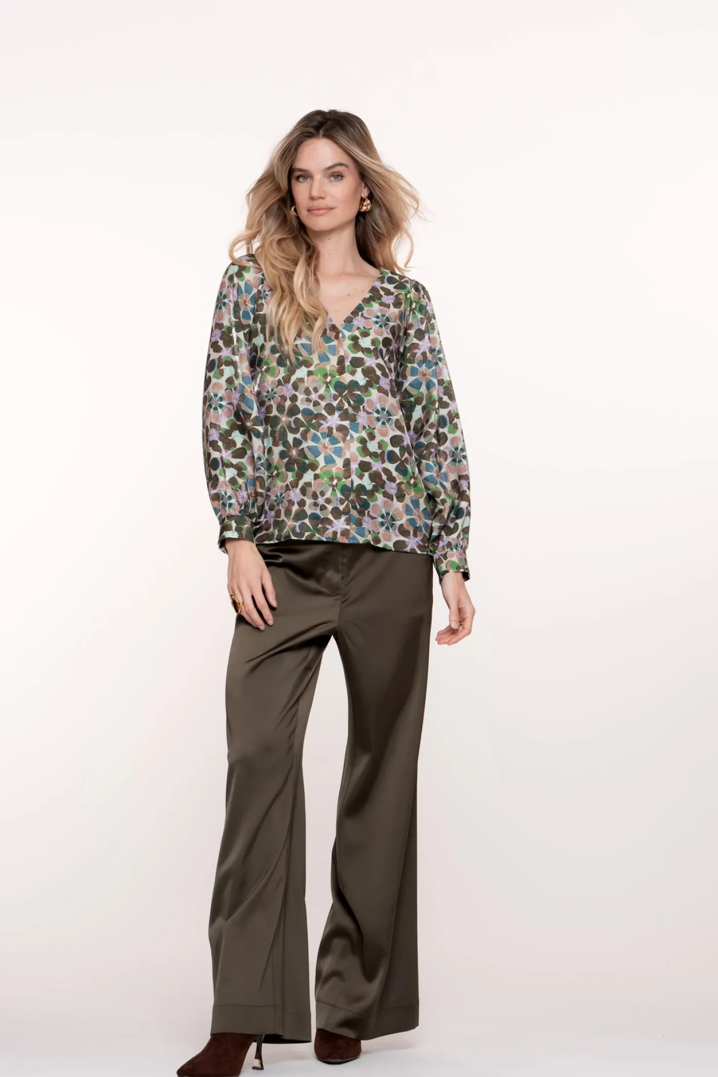 Blouse flowers
