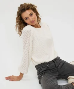 Blouse R/neck fluffy zigzag plumetis