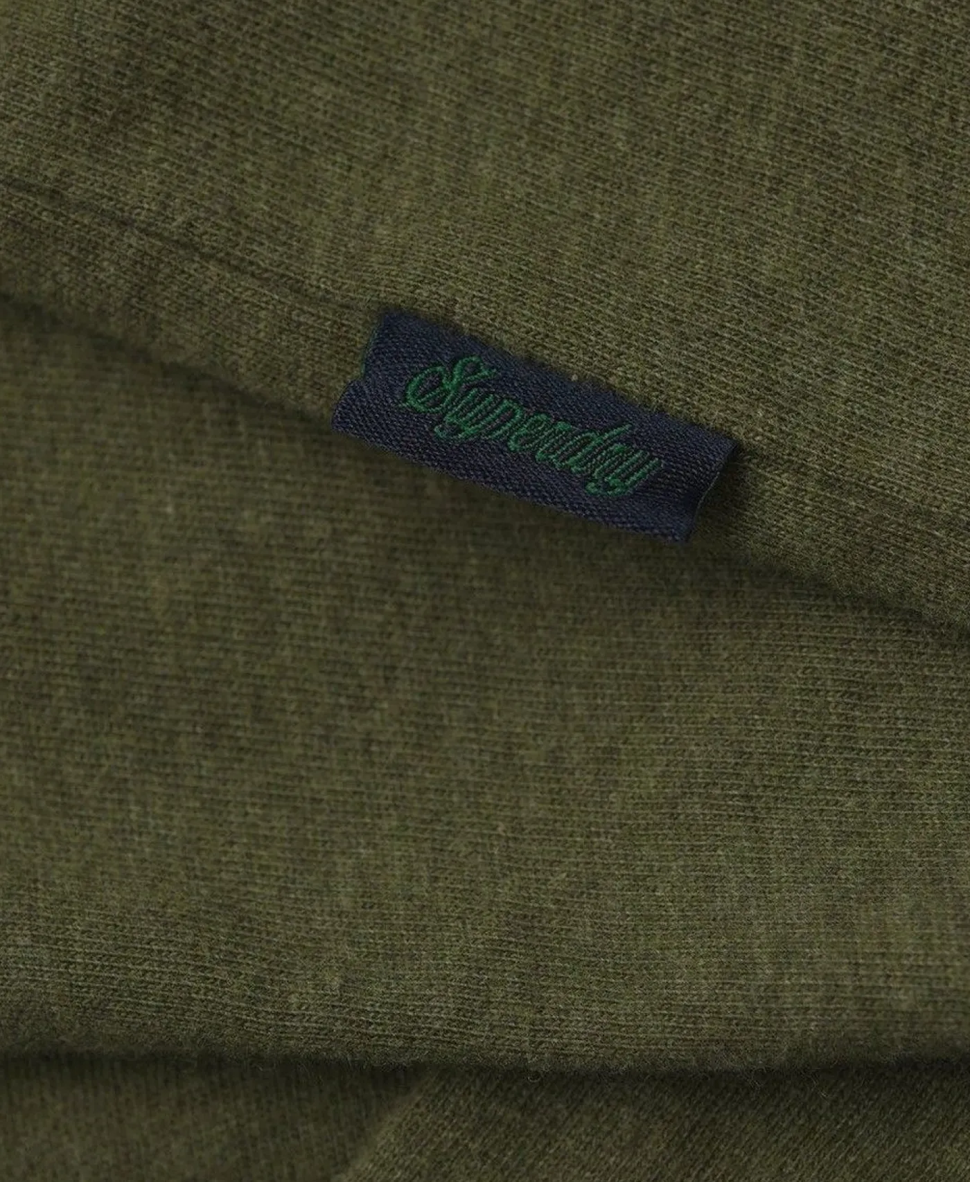 Essential logo emb vee tee