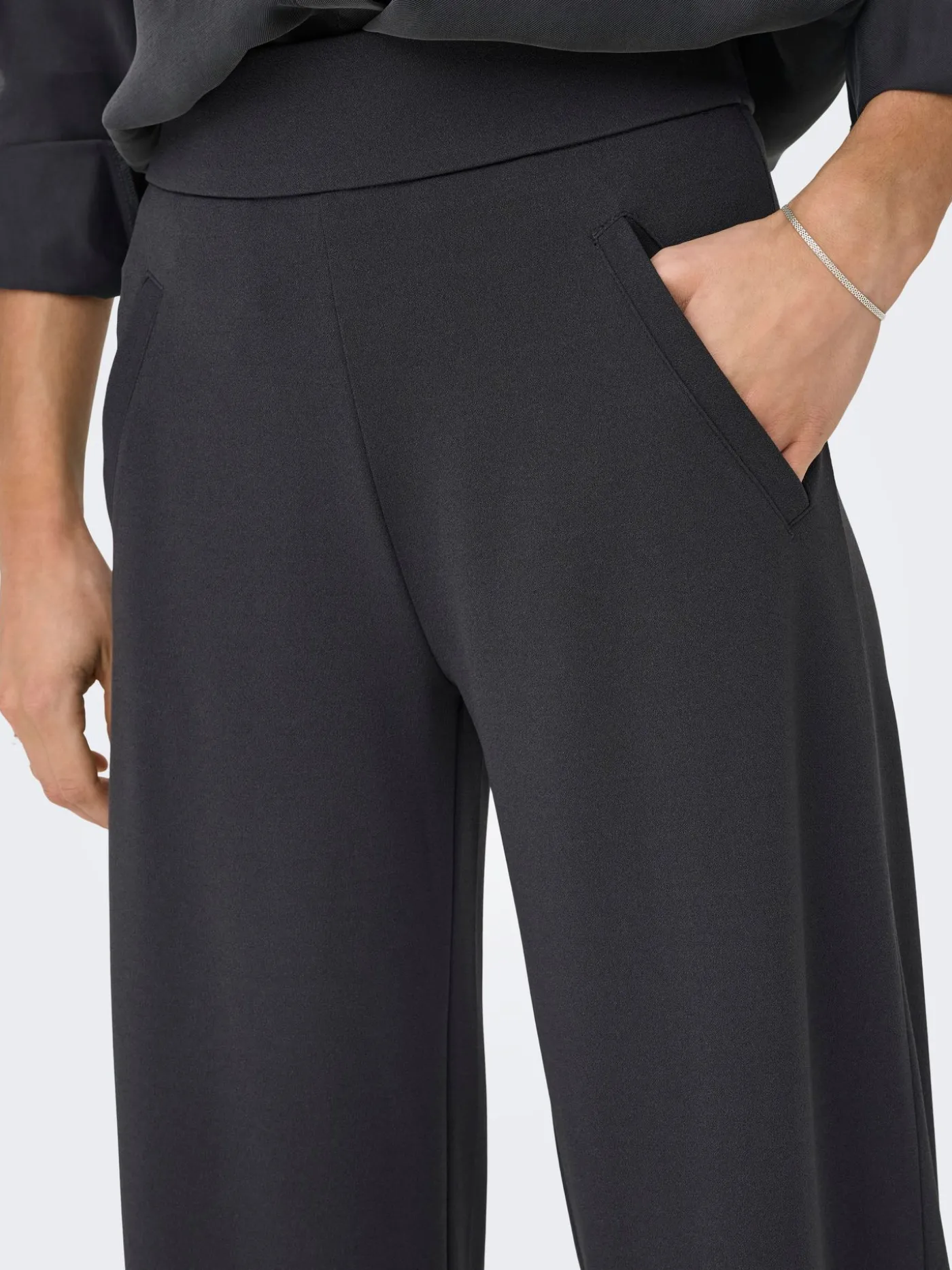 JDYLOUISVILLE CATIA LIFE WD PNT JRS