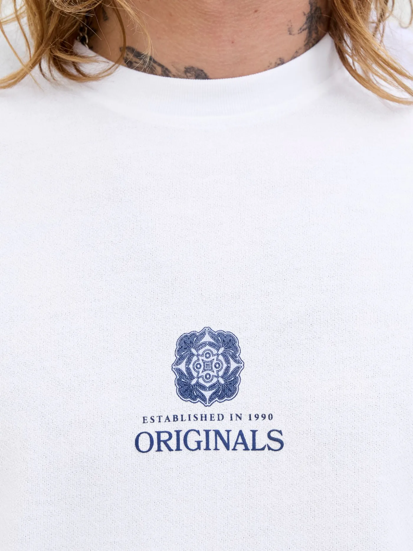 JORDIA GRAPHIC BACK TEE SS CREW NEC