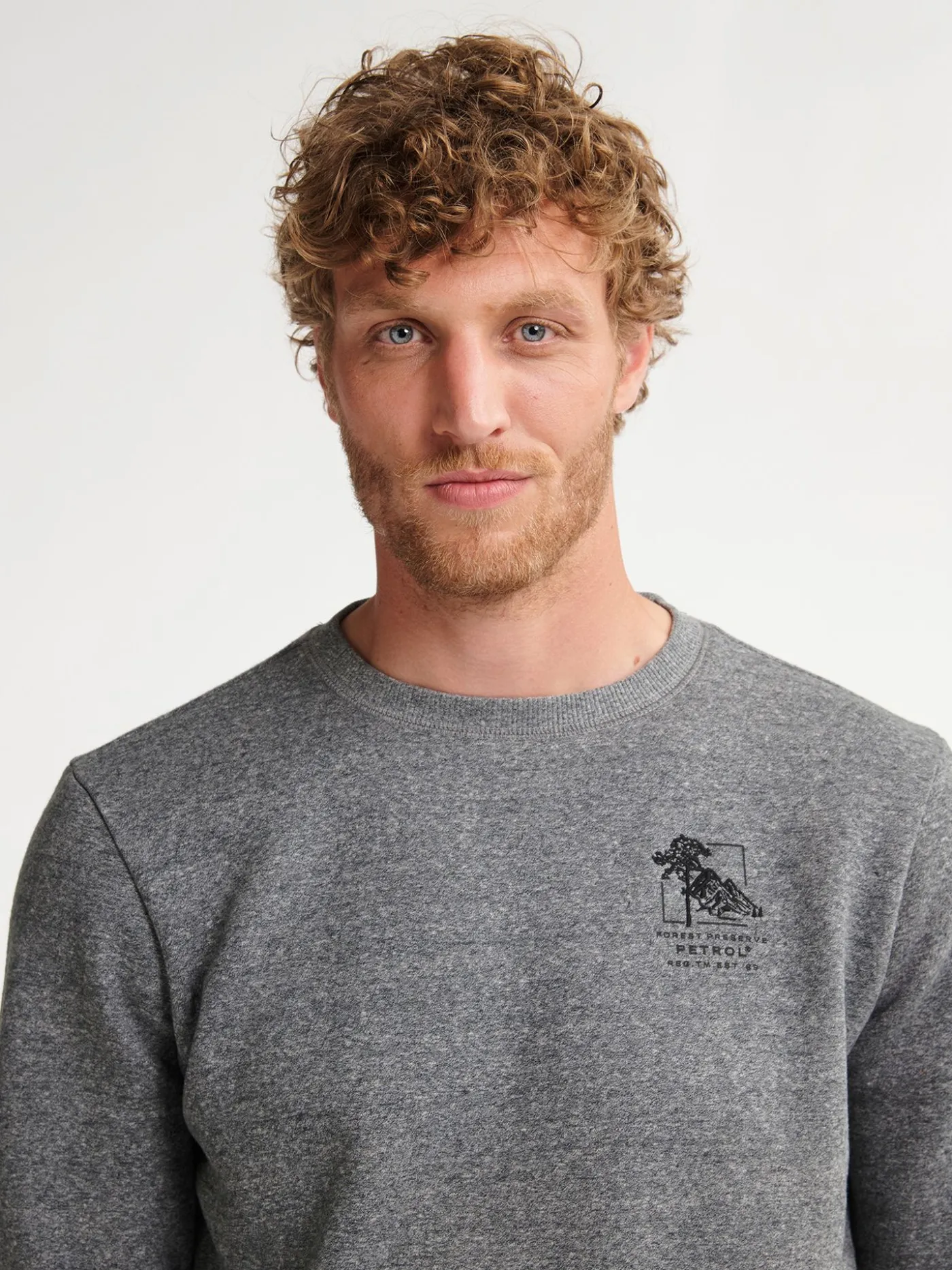 Men Sweater Round Neck