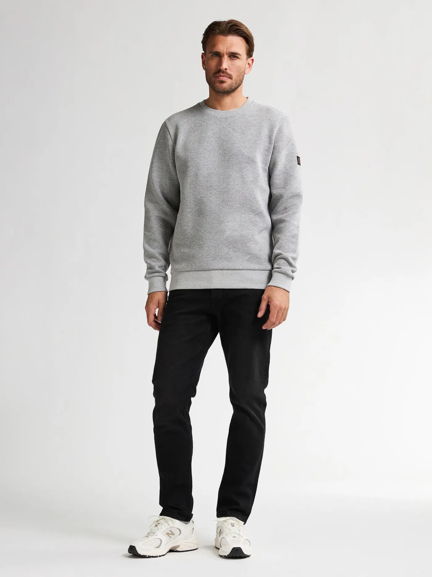 Men Sweater Round Neck