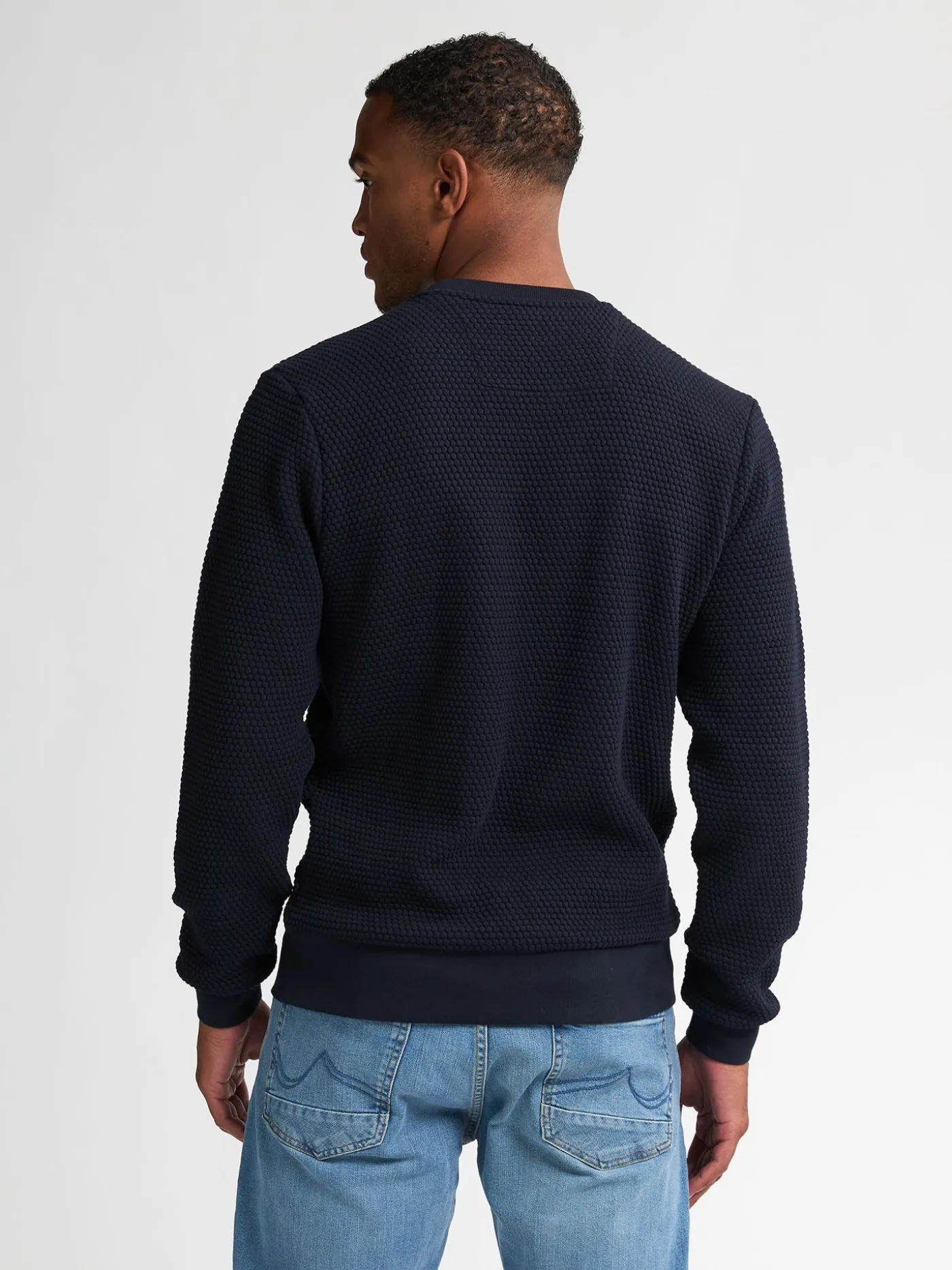 Men Sweater Round Neck