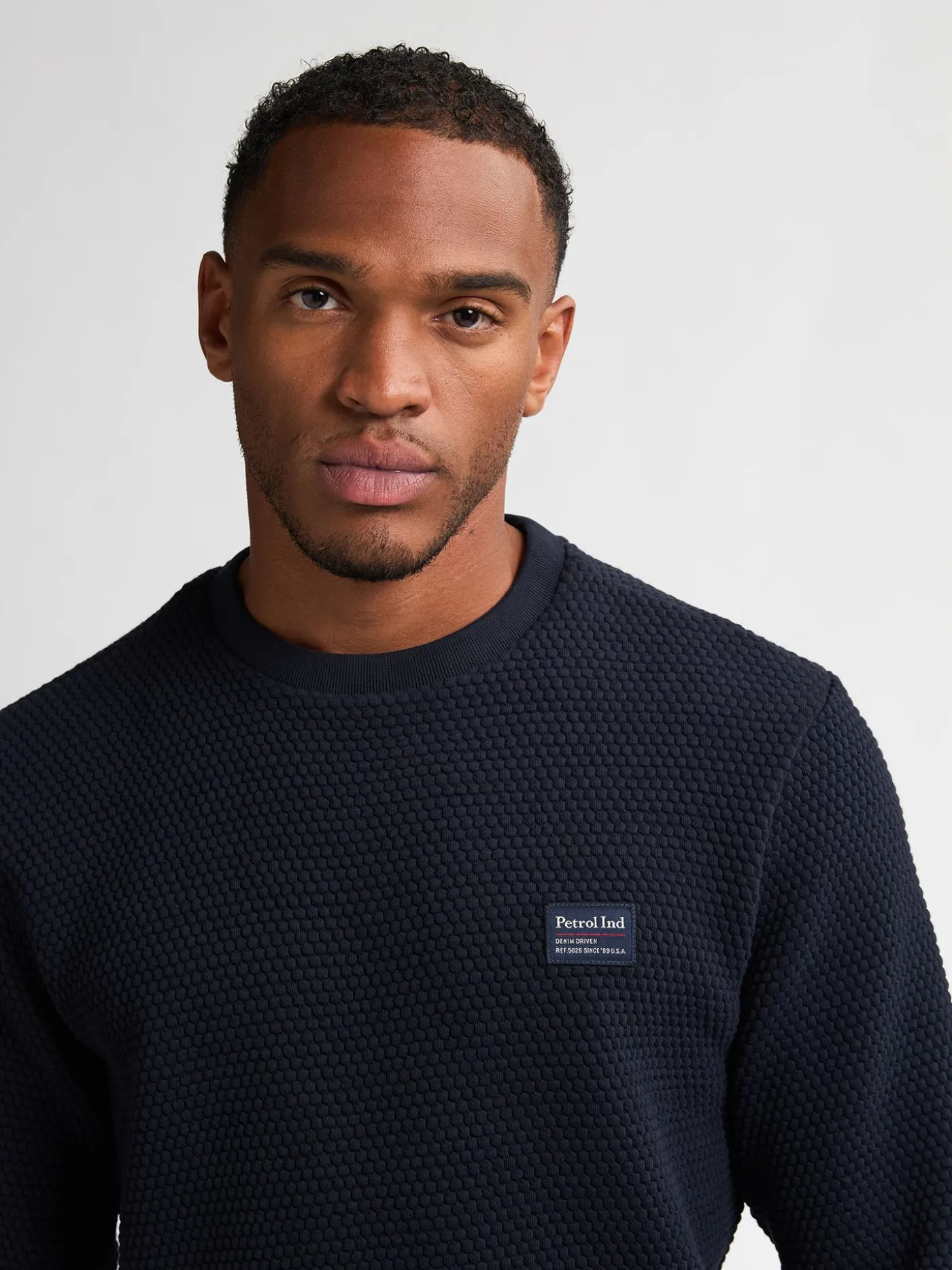 Men Sweater Round Neck