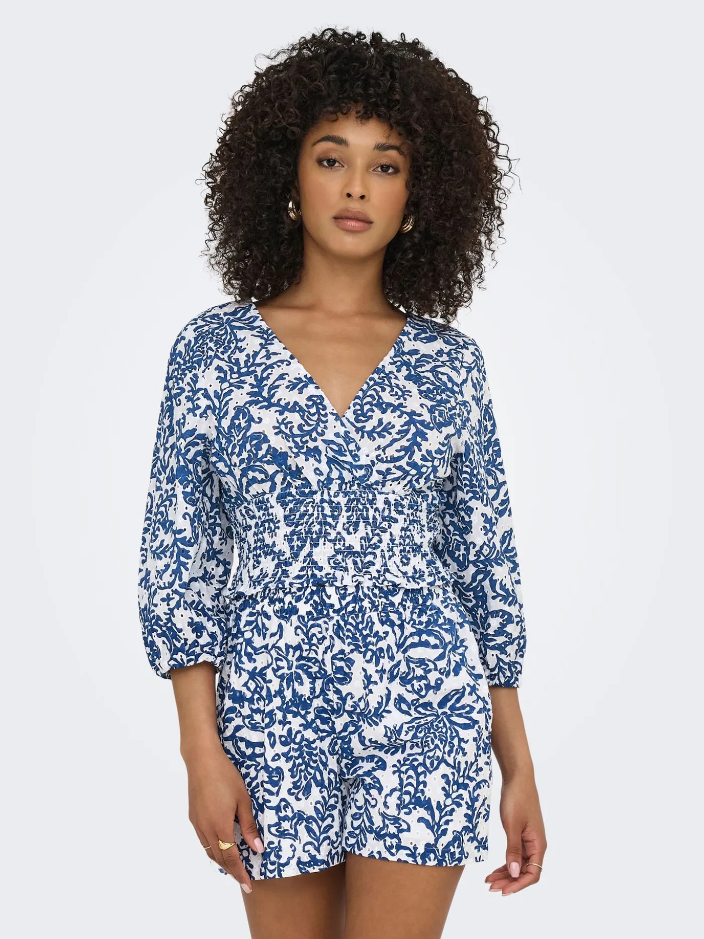 ONLCHANEE 34 SMOCK EMB TOP WVN