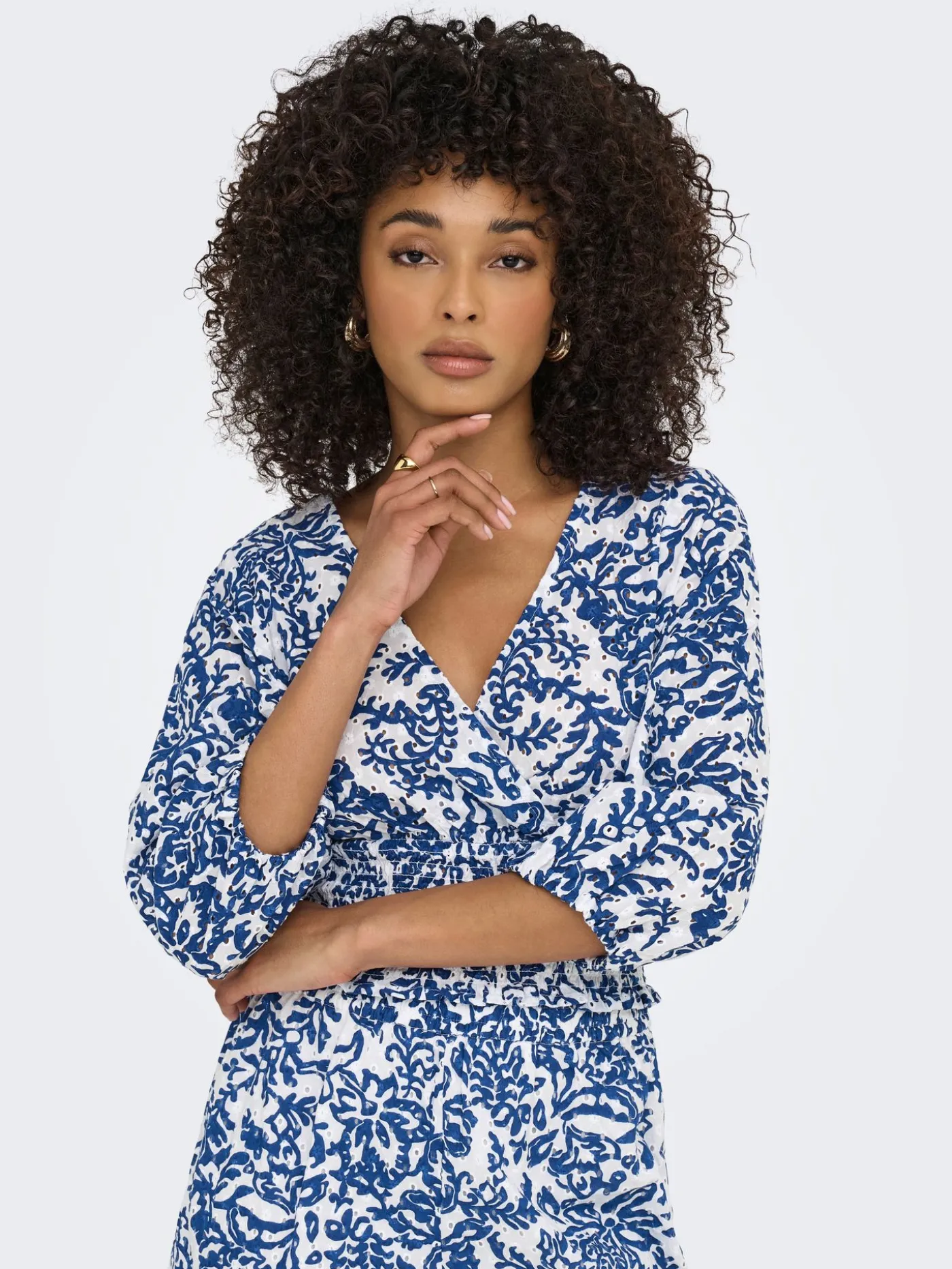 ONLCHANEE 34 SMOCK EMB TOP WVN