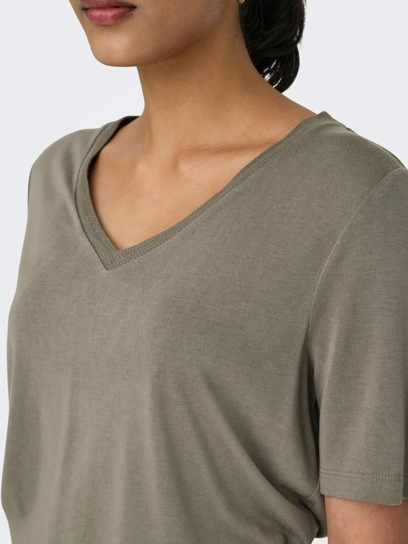 ONLELISE S/S V-NECK TOP JRS