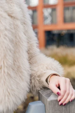 ONLMANNY FAUX FUR BOMBER CC OTW