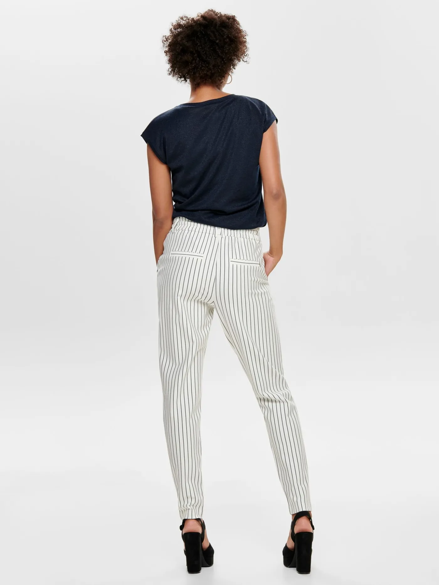 ONLSILVERY S/S V NECK LUREX TOP JRS