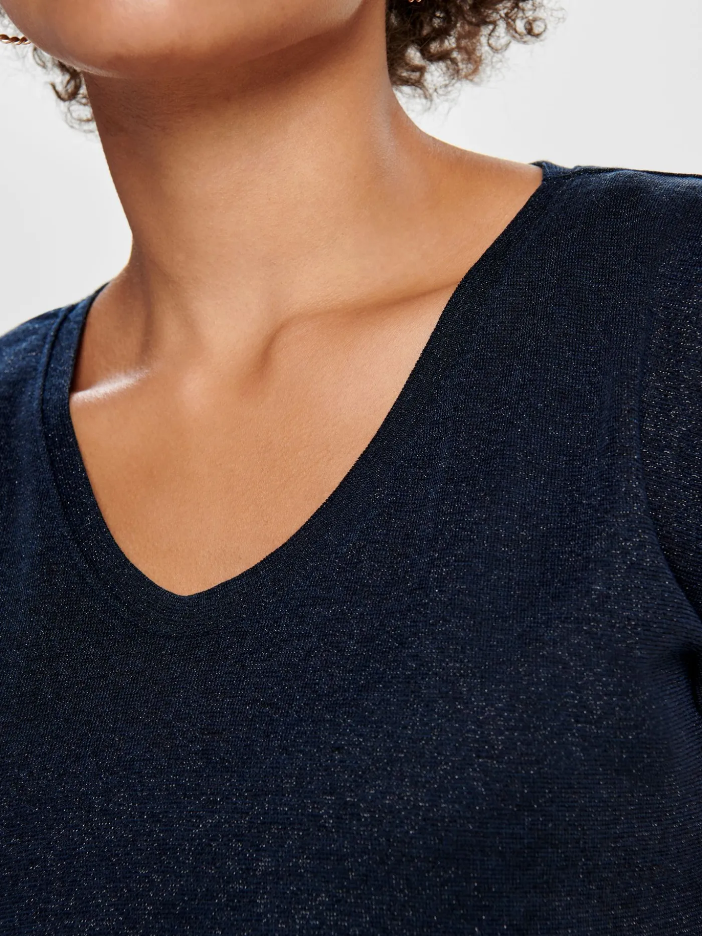 ONLSILVERY S/S V NECK LUREX TOP JRS