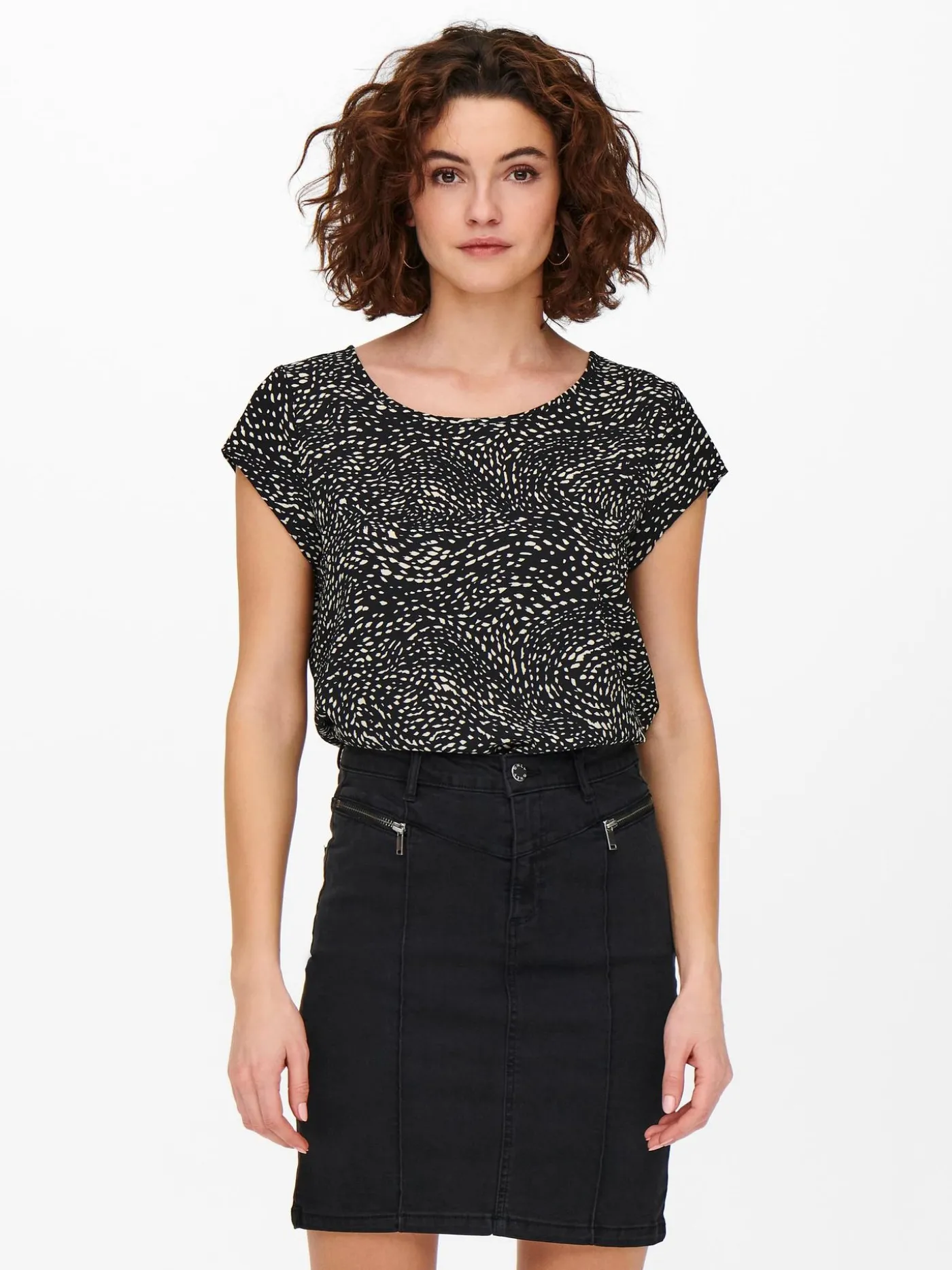 ONLVIC SS AOP TOP NOOS PTMBlack/BLURRY DOT