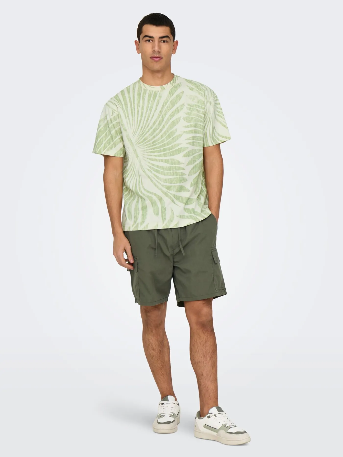 ONSZEKE LIFE REG WASHED SS AOP TEE