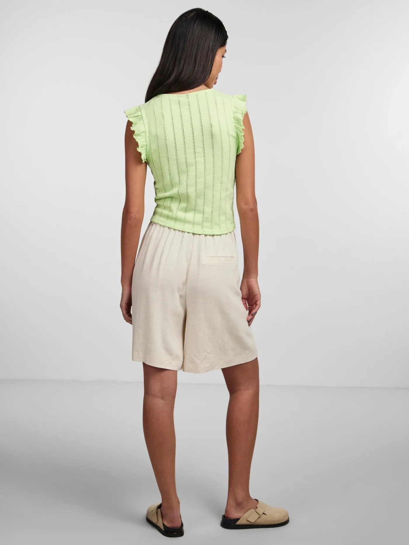 PCLOA SL CROPPED TIE TOP BC