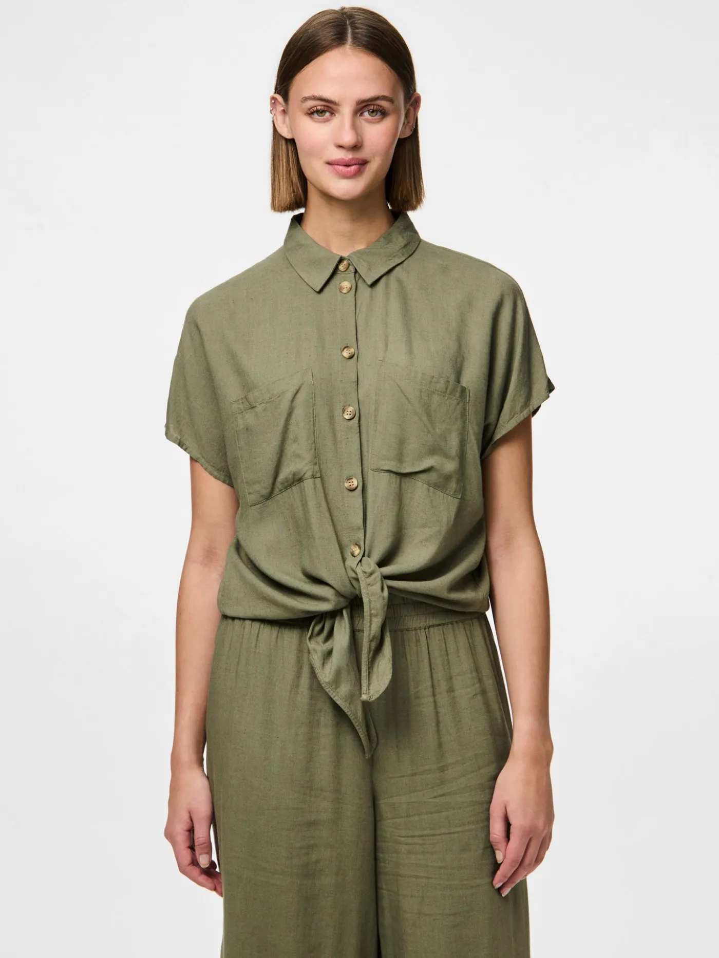 PCPIA SS TIE SHIRT WVN NOOS