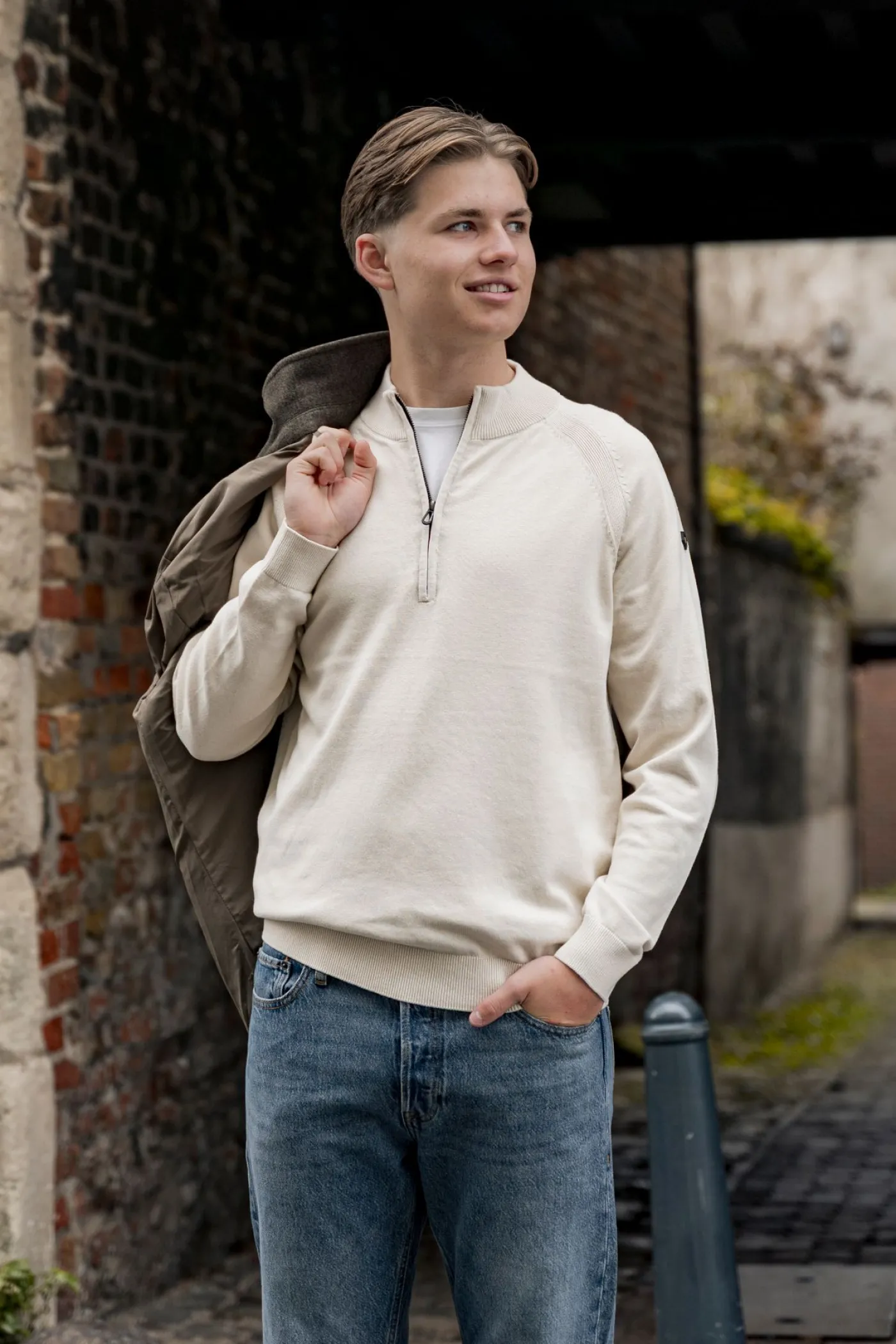 Pullover Half Zip High Collar Solid