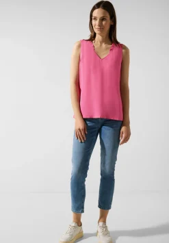 Solid v-neck top w frill
