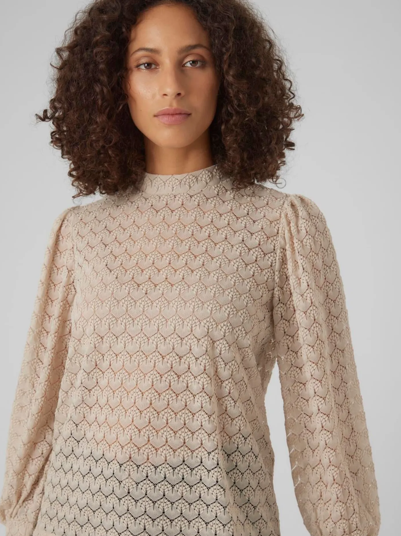 VMBECCA LS HIGH NECK LACE TOP JRS N