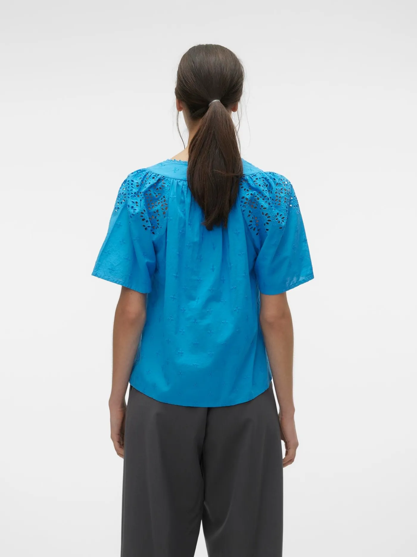 VMKAFFA S/S V-NECK TOP WVN BTQ