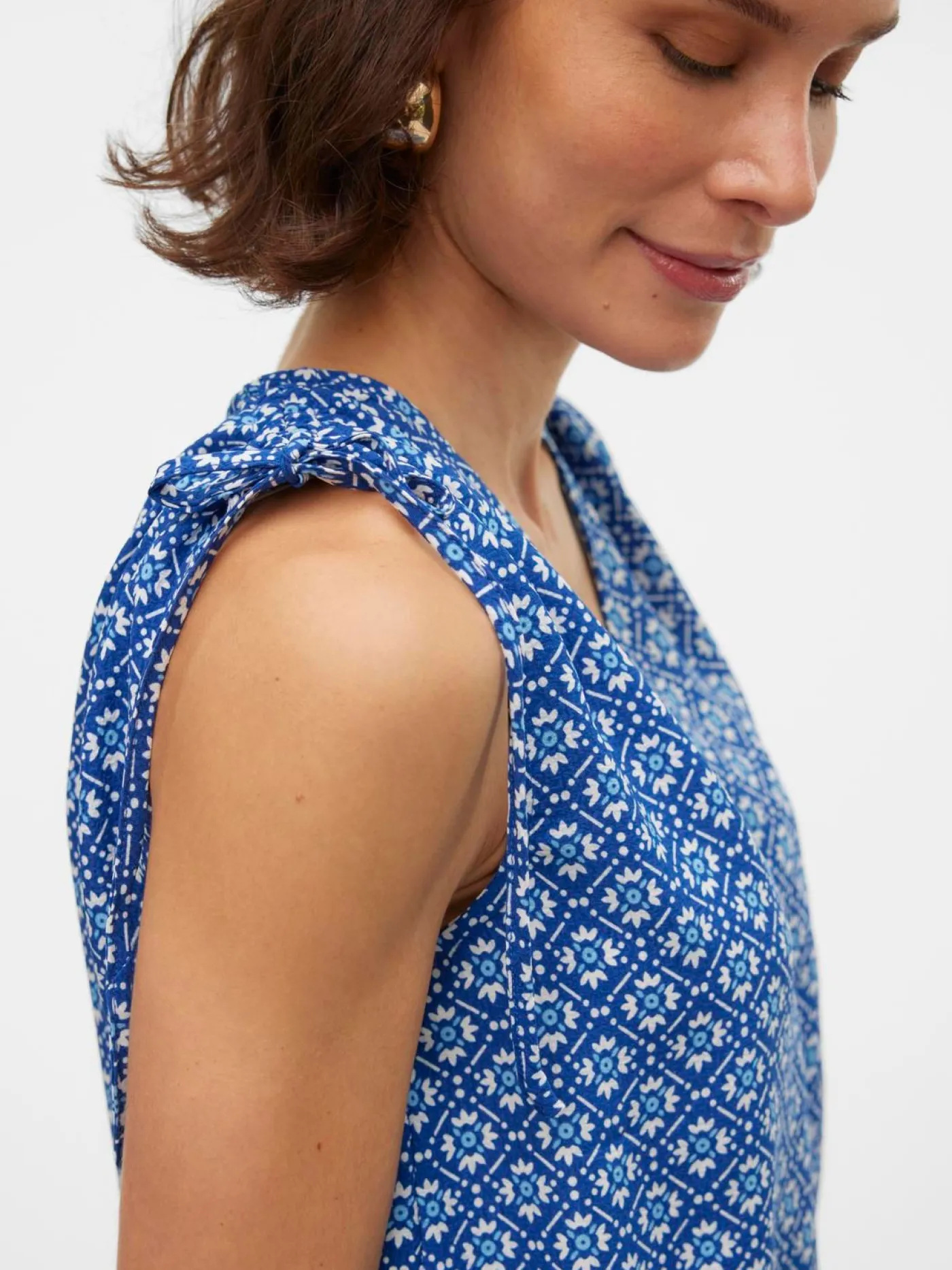 VMSHIVE S/L V-NECK TOP WVN EXP