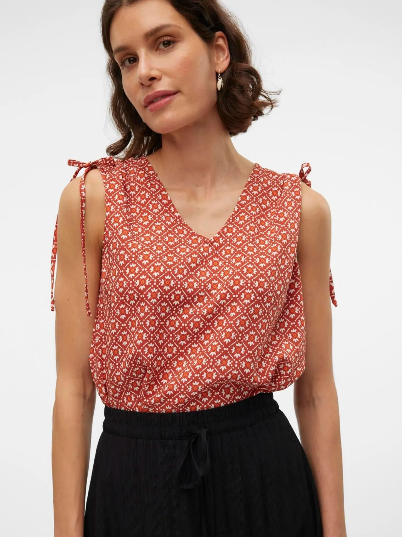 VMSHIVE S/L V-NECK TOP WVN EXP