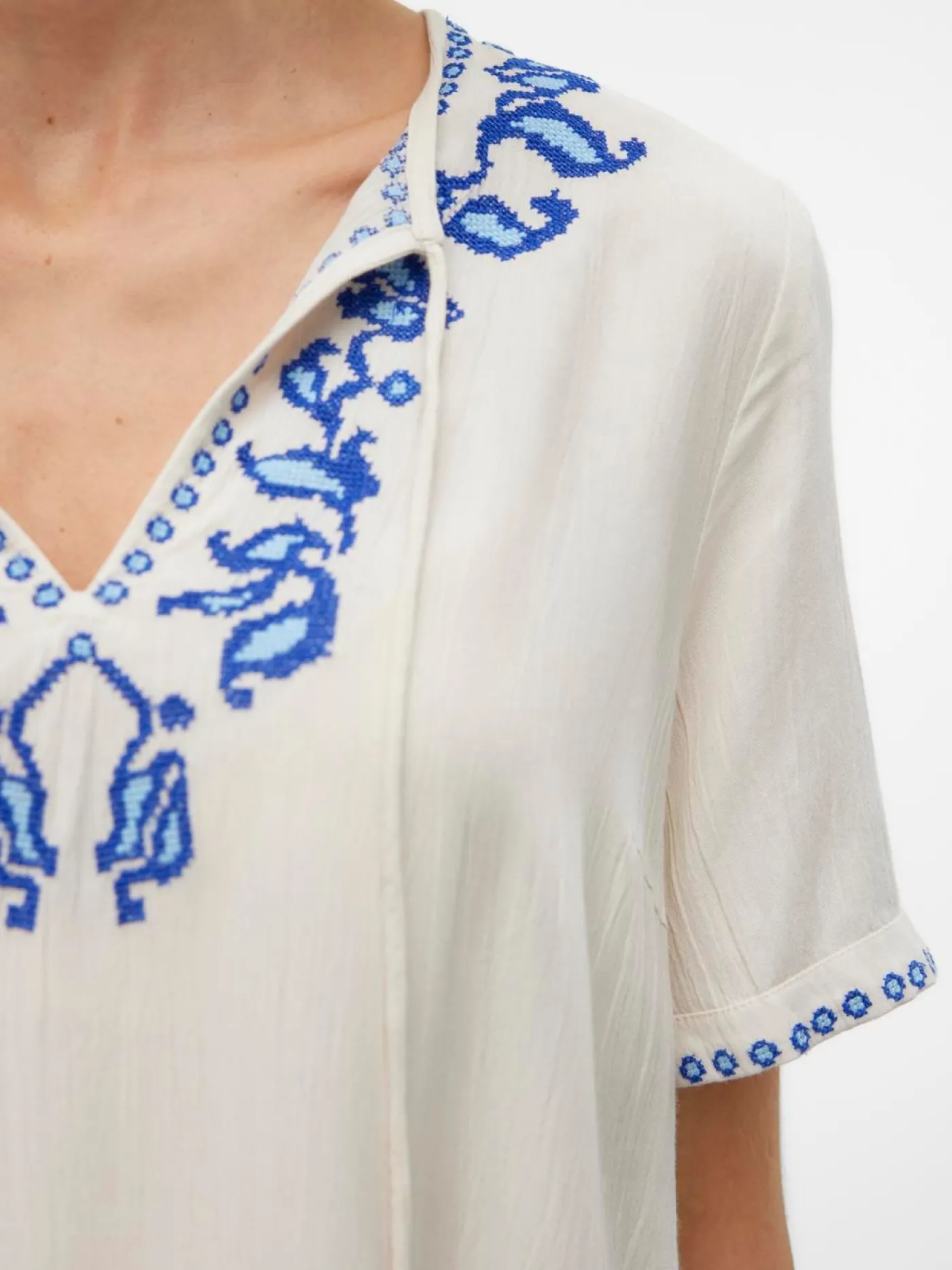 VMSVELLA S/S V-NECK TOP WVN EXP GA