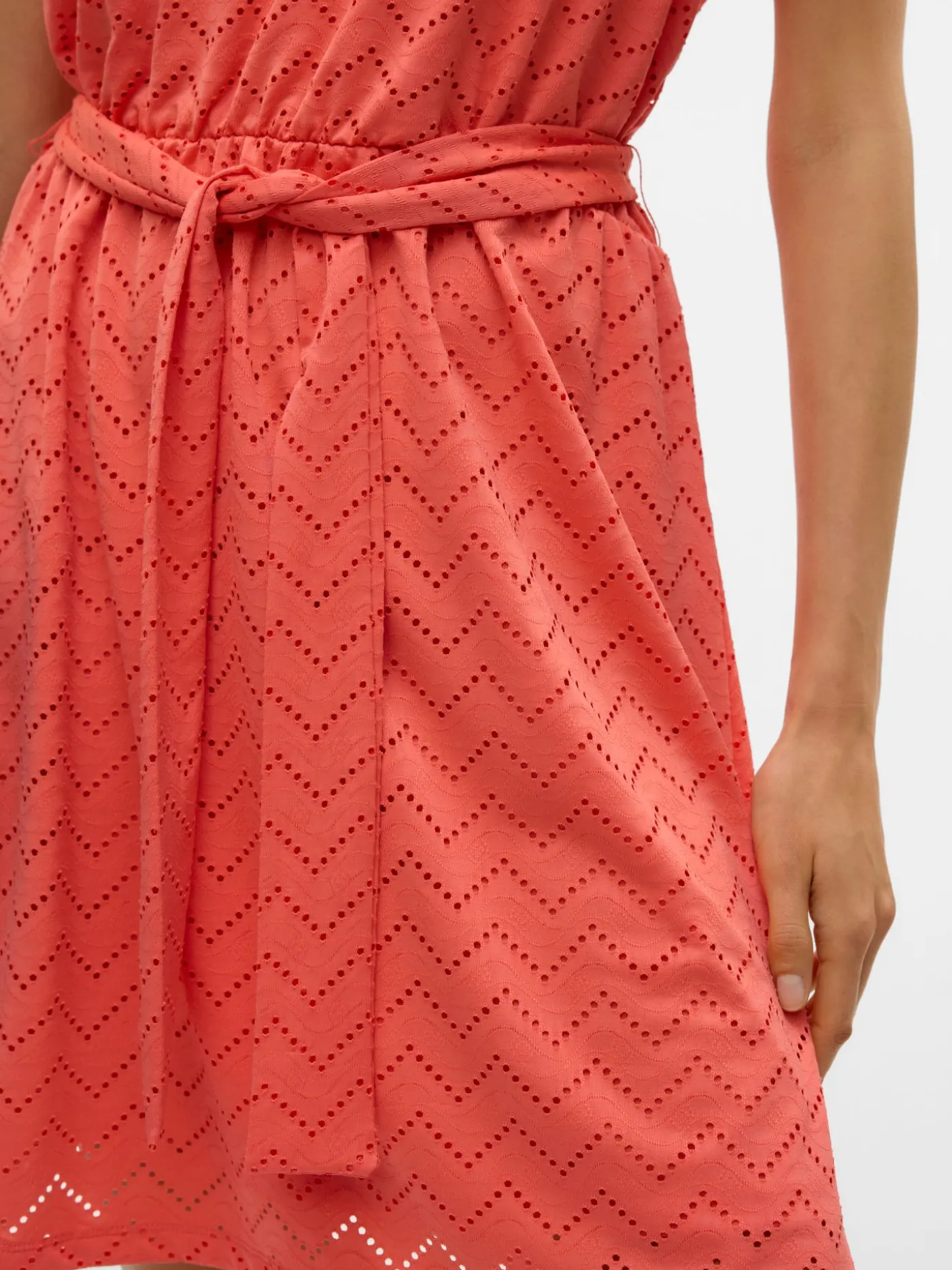 VMTHAS SL SHORT V-NECK DRESS JRS GA